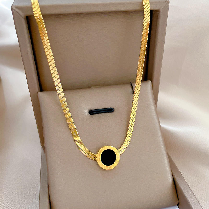 Black Roman Embrace Necklace