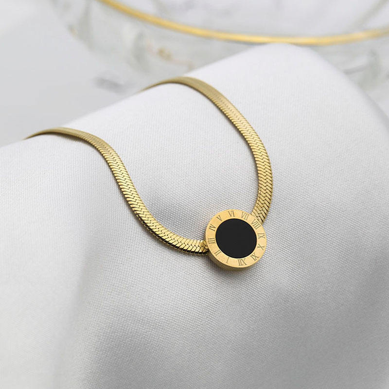 Black Roman Embrace Necklace