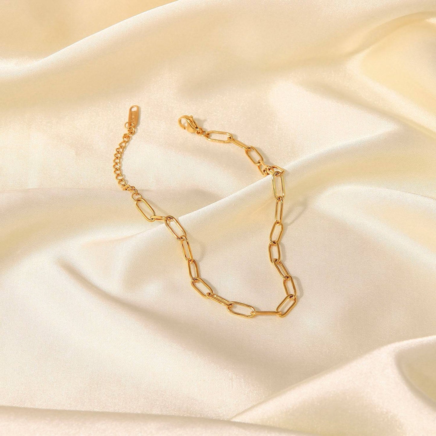 Minimal Oval Link Gold Chain Bracelet