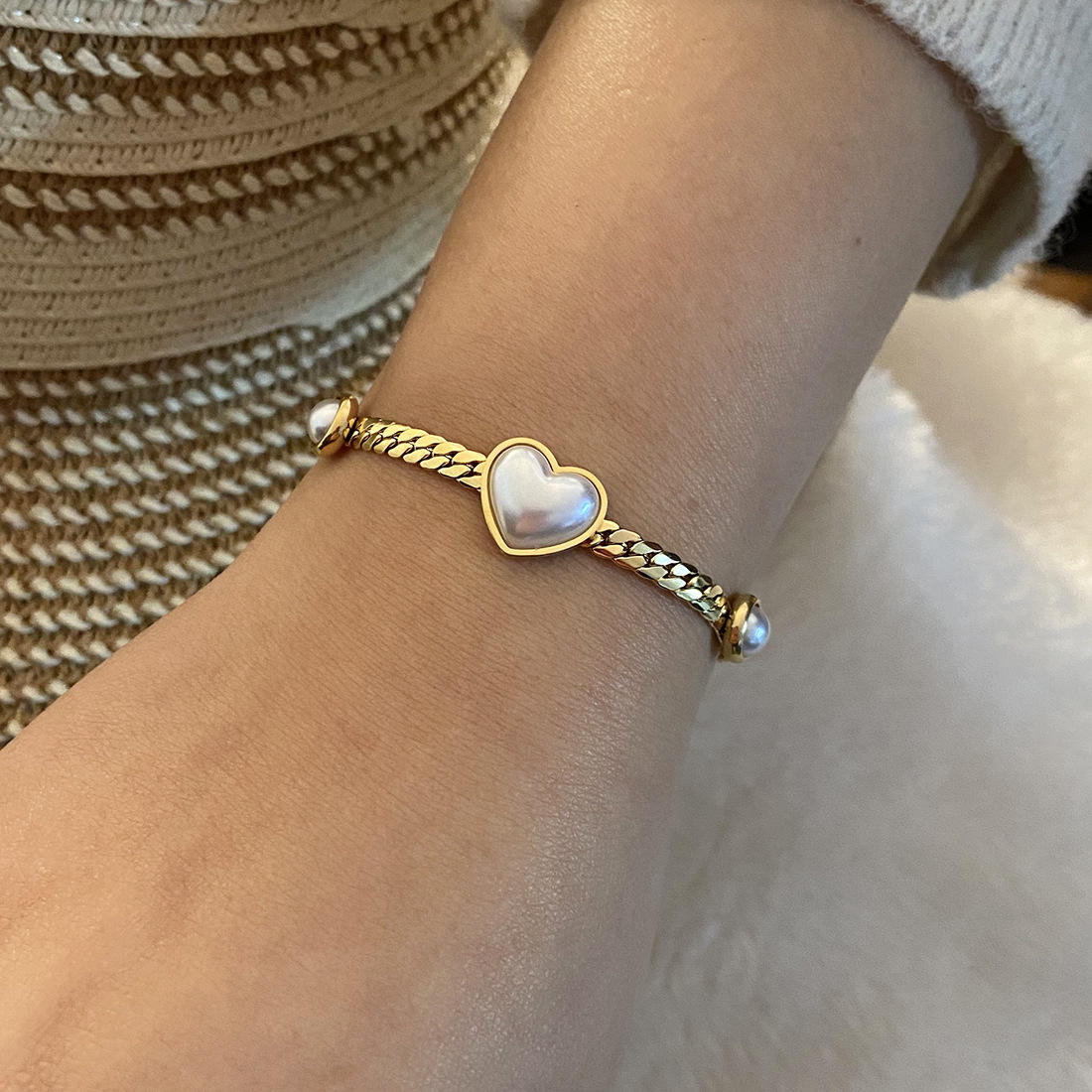 Gold Heart Pearl Chain Bracelet