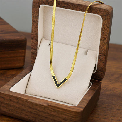 Joint V Pendant Necklace