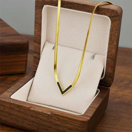 Joint V Pendant Necklace